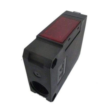Sensor fotoelectrico con reflejante alcance 10mt salida a relay con retardo de tiempo alimentacion 24-240vcd/ca